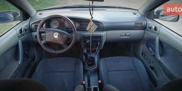 Синій Шкода Октавія, об'ємом двигуна 1.6 л та пробігом 270 тис. км за 2500 $, фото 1 на Automoto.ua