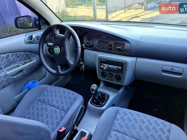 Синий Шкода Октавия, объемом двигателя 1.8 л и пробегом 400 тыс. км за 2300 $, фото 3 на Automoto.ua