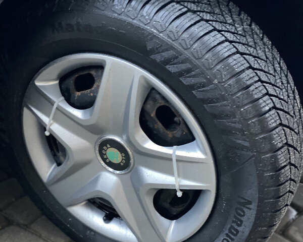 Синий Шкода Октавия, объемом двигателя 1.6 л и пробегом 317 тыс. км за 2650 $, фото 53 на Automoto.ua