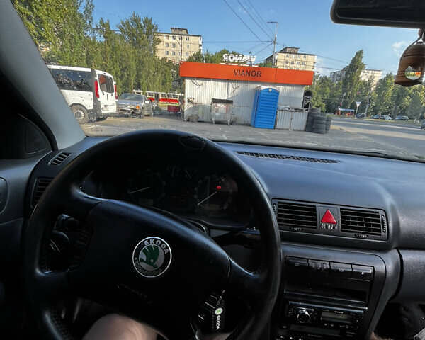 Синий Шкода Октавия, объемом двигателя 2 л и пробегом 363 тыс. км за 3500 $, фото 12 на Automoto.ua