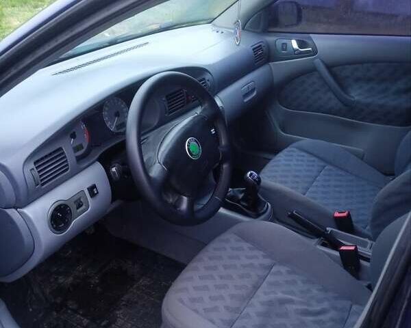 Синий Шкода Октавия, объемом двигателя 1.8 л и пробегом 600 тыс. км за 3500 $, фото 4 на Automoto.ua