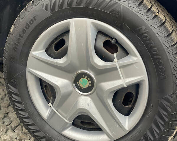 Синий Шкода Октавия, объемом двигателя 1.6 л и пробегом 317 тыс. км за 2650 $, фото 56 на Automoto.ua