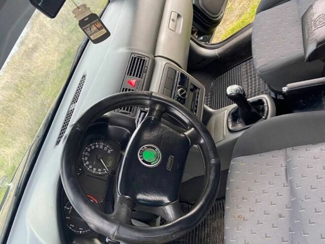 Синий Шкода Октавия, объемом двигателя 1.8 л и пробегом 200 тыс. км за 3500 $, фото 6 на Automoto.ua