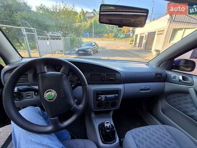 Синий Шкода Октавия, объемом двигателя 1.8 л и пробегом 400 тыс. км за 2300 $, фото 2 на Automoto.ua