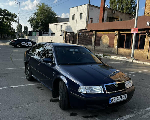 Синий Шкода Октавия, объемом двигателя 2 л и пробегом 363 тыс. км за 3500 $, фото 1 на Automoto.ua
