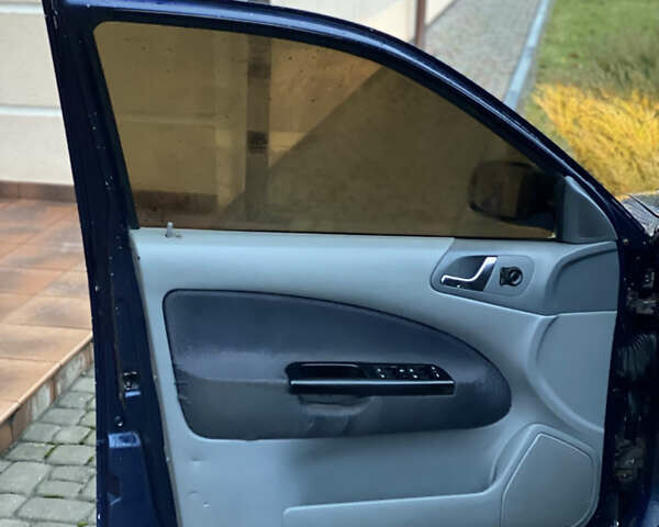 Синий Шкода Октавия, объемом двигателя 1.6 л и пробегом 317 тыс. км за 2650 $, фото 40 на Automoto.ua