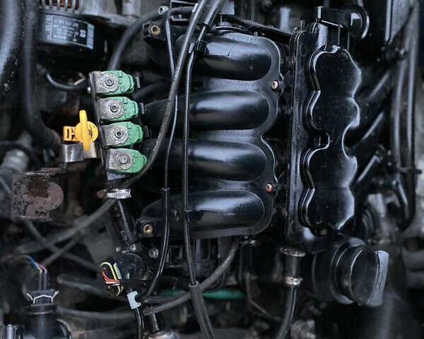 Синий Шкода Октавия, объемом двигателя 1.6 л и пробегом 317 тыс. км за 2650 $, фото 48 на Automoto.ua