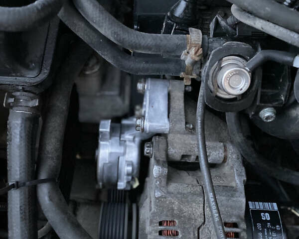 Синий Шкода Октавия, объемом двигателя 1.6 л и пробегом 317 тыс. км за 2650 $, фото 49 на Automoto.ua