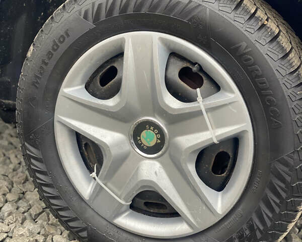 Синий Шкода Октавия, объемом двигателя 1.6 л и пробегом 317 тыс. км за 2650 $, фото 57 на Automoto.ua