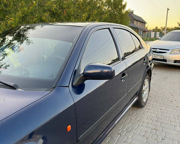 Синий Шкода Октавия, объемом двигателя 1.9 л и пробегом 300 тыс. км за 3300 $, фото 4 на Automoto.ua