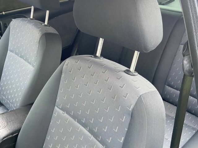 Синий Шкода Октавия, объемом двигателя 1.8 л и пробегом 200 тыс. км за 3500 $, фото 5 на Automoto.ua