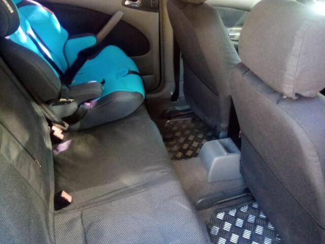 Синий Шкода Октавия, объемом двигателя 1.6 л и пробегом 405 тыс. км за 2600 $, фото 4 на Automoto.ua