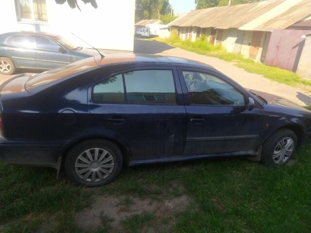 Синий Шкода Октавия, объемом двигателя 1.6 л и пробегом 300 тыс. км за 2300 $, фото 2 на Automoto.ua