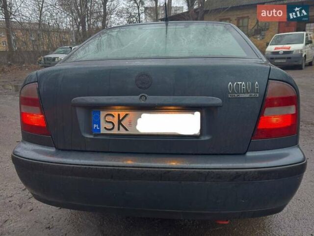 Синий Шкода Октавия, объемом двигателя 2 л и пробегом 300 тыс. км за 1652 $, фото 2 на Automoto.ua