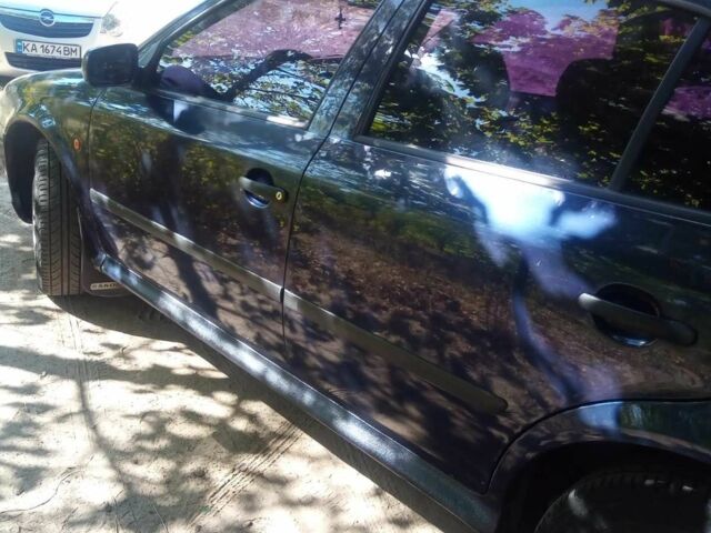 Синий Шкода Октавия, объемом двигателя 1.6 л и пробегом 405 тыс. км за 2600 $, фото 1 на Automoto.ua