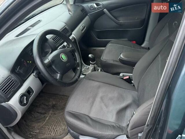 Синий Шкода Октавия, объемом двигателя 2 л и пробегом 300 тыс. км за 1652 $, фото 5 на Automoto.ua