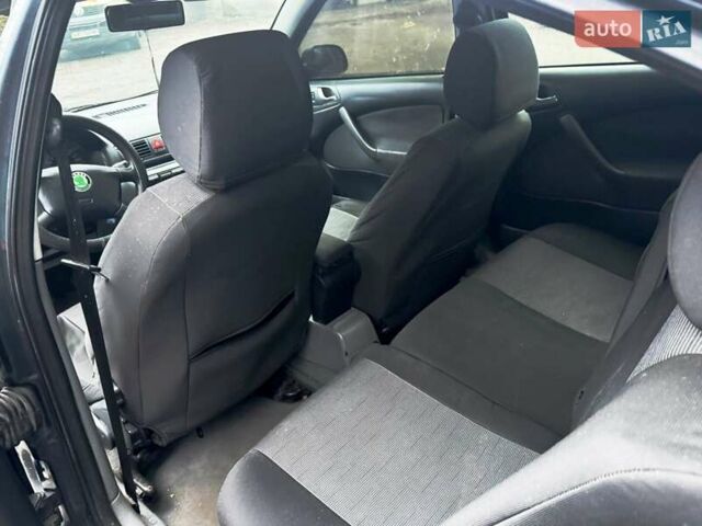 Синий Шкода Октавия, объемом двигателя 2 л и пробегом 300 тыс. км за 1652 $, фото 6 на Automoto.ua