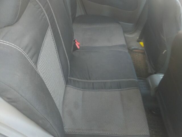 Синий Шкода Октавия, объемом двигателя 1.6 л и пробегом 300 тыс. км за 2300 $, фото 4 на Automoto.ua