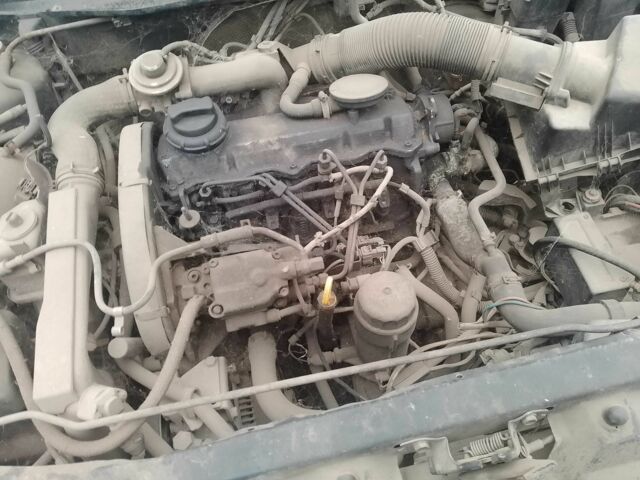 Синій Шкода Октавія, об'ємом двигуна 1.9 л та пробігом 2 тис. км за 1000 $, фото 2 на Automoto.ua