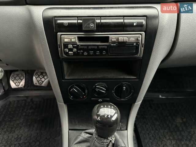 Синій Шкода Октавія, об'ємом двигуна 1.6 л та пробігом 288 тис. км за 2599 $, фото 22 на Automoto.ua