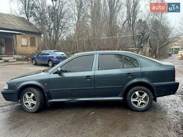 Синий Шкода Октавия, объемом двигателя 2 л и пробегом 300 тыс. км за 1652 $, фото 4 на Automoto.ua