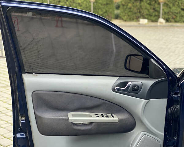 Синий Шкода Октавия, объемом двигателя 1.6 л и пробегом 230 тыс. км за 3499 $, фото 55 на Automoto.ua