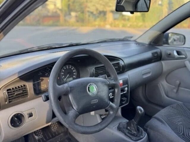 Синій Шкода Октавія, об'ємом двигуна 1.9 л та пробігом 300 тис. км за 1650 $, фото 6 на Automoto.ua