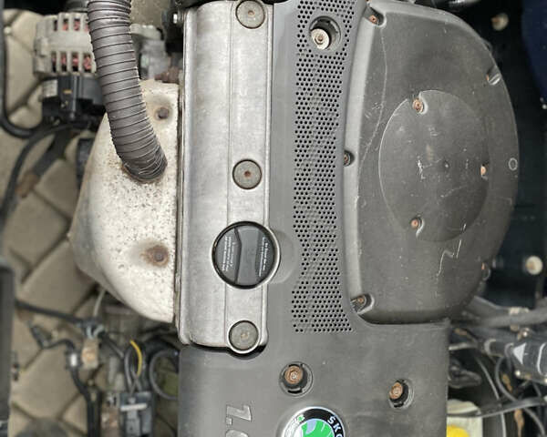 Синий Шкода Октавия, объемом двигателя 1.6 л и пробегом 230 тыс. км за 3499 $, фото 63 на Automoto.ua