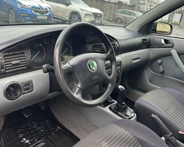 Синий Шкода Октавия, объемом двигателя 1.4 л и пробегом 220 тыс. км за 3900 $, фото 4 на Automoto.ua