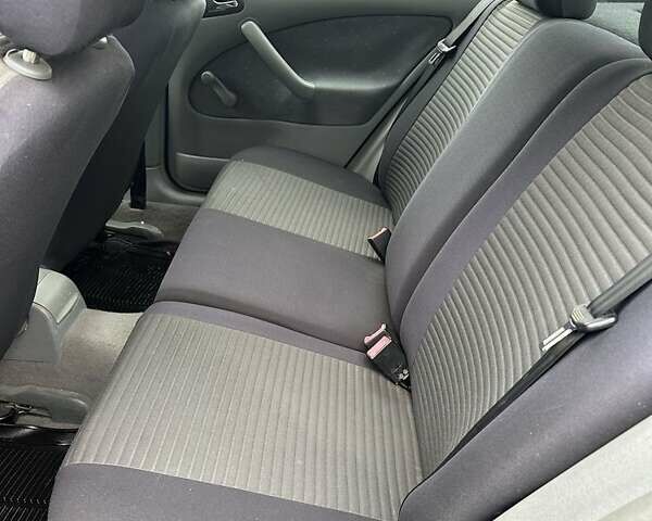 Синий Шкода Октавия, объемом двигателя 1.4 л и пробегом 220 тыс. км за 3900 $, фото 3 на Automoto.ua