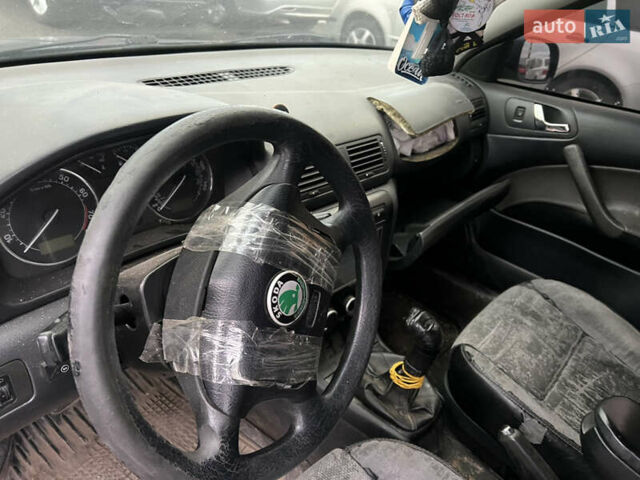 Синій Шкода Октавія, об'ємом двигуна 1.78 л та пробігом 345 тис. км за 2100 $, фото 12 на Automoto.ua