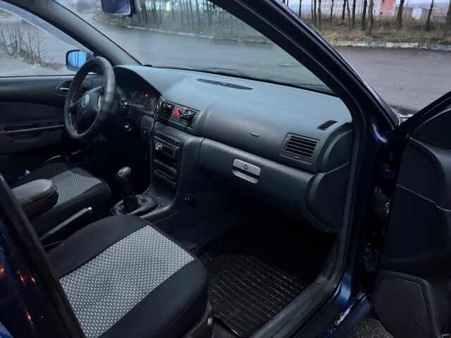 Синий Шкода Октавия, объемом двигателя 1.8 л и пробегом 300 тыс. км за 3999 $, фото 8 на Automoto.ua