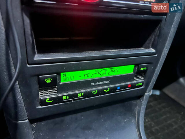 Синий Шкода Октавия, объемом двигателя 1.78 л и пробегом 300 тыс. км за 3999 $, фото 10 на Automoto.ua