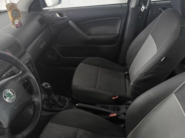 Синий Шкода Октавия, объемом двигателя 2 л и пробегом 300 тыс. км за 2600 $, фото 7 на Automoto.ua