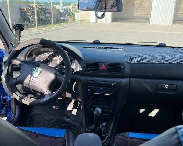 Синий Шкода Октавия, объемом двигателя 2 л и пробегом 275 тыс. км за 3500 $, фото 4 на Automoto.ua