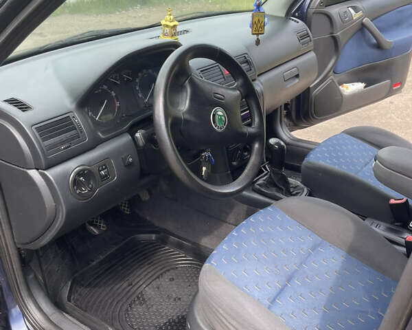 Синий Шкода Октавия, объемом двигателя 1.6 л и пробегом 353 тыс. км за 2999 $, фото 4 на Automoto.ua