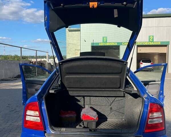Синий Шкода Октавия, объемом двигателя 2 л и пробегом 275 тыс. км за 3500 $, фото 6 на Automoto.ua