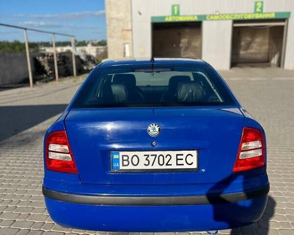Синий Шкода Октавия, объемом двигателя 2 л и пробегом 275 тыс. км за 3500 $, фото 1 на Automoto.ua