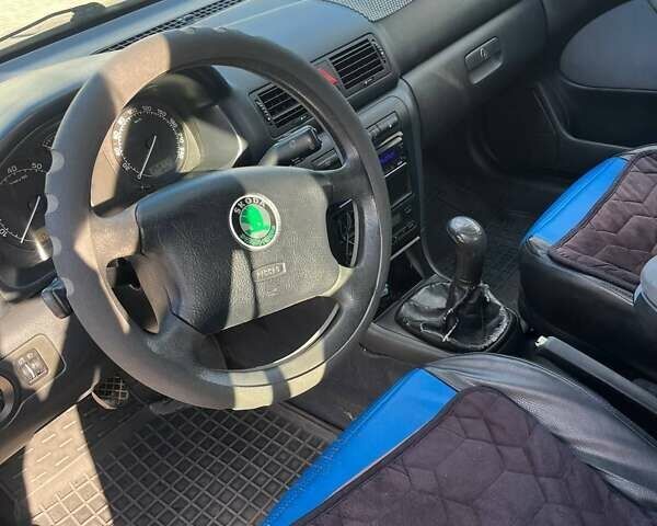 Синий Шкода Октавия, объемом двигателя 2 л и пробегом 275 тыс. км за 3500 $, фото 3 на Automoto.ua