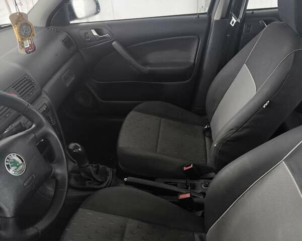 Синий Шкода Октавия, объемом двигателя 1.98 л и пробегом 270 тыс. км за 2400 $, фото 4 на Automoto.ua