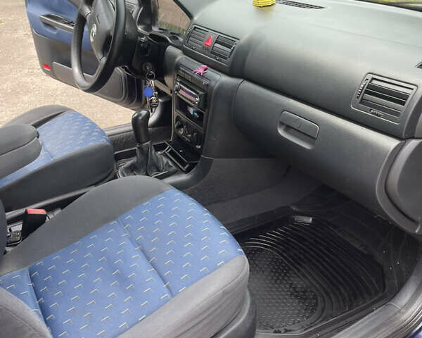 Синий Шкода Октавия, объемом двигателя 1.6 л и пробегом 353 тыс. км за 2999 $, фото 5 на Automoto.ua