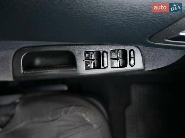 Синий Шкода Октавия, объемом двигателя 1.78 л и пробегом 330 тыс. км за 4500 $, фото 5 на Automoto.ua