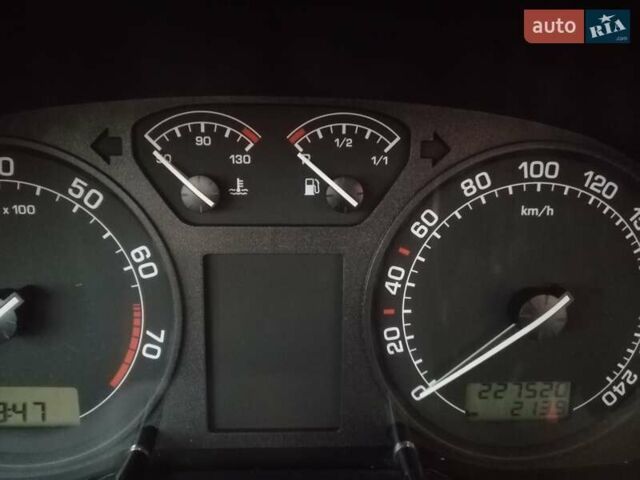 Синий Шкода Октавия, объемом двигателя 1.6 л и пробегом 227 тыс. км за 4999 $, фото 9 на Automoto.ua