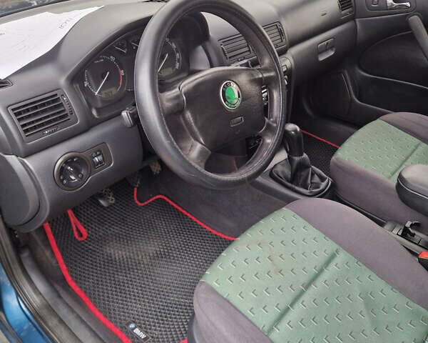 Синий Шкода Октавия, объемом двигателя 1.9 л и пробегом 300 тыс. км за 4200 $, фото 7 на Automoto.ua