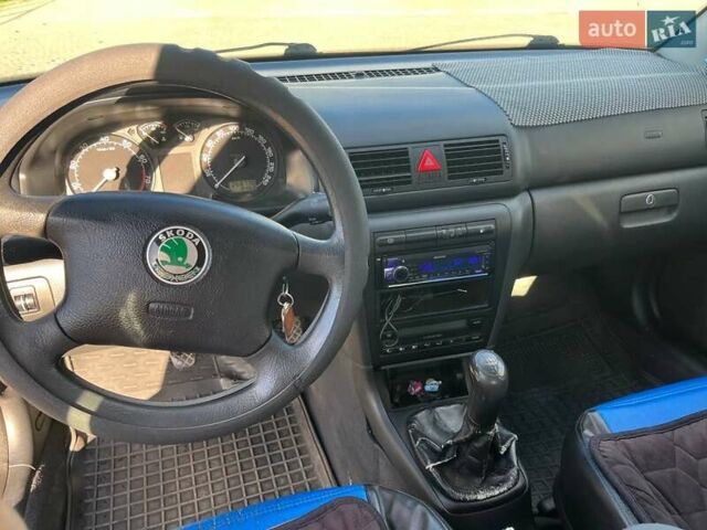 Синий Шкода Октавия, объемом двигателя 2 л и пробегом 275 тыс. км за 3500 $, фото 5 на Automoto.ua