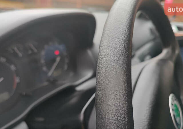 Синій Шкода Октавія, об'ємом двигуна 1.6 л та пробігом 90 тис. км за 5500 $, фото 26 на Automoto.ua