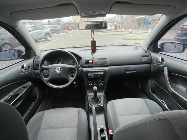 Синий Шкода Октавия, объемом двигателя 1.6 л и пробегом 242 тыс. км за 4800 $, фото 6 на Automoto.ua