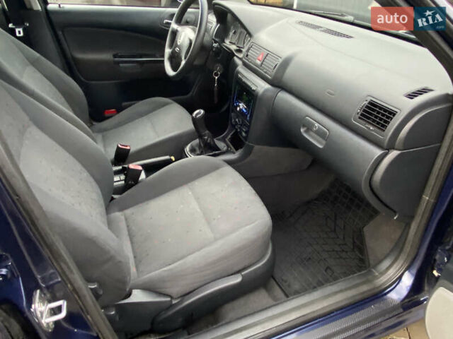 Синій Шкода Октавія, об'ємом двигуна 1.6 л та пробігом 240 тис. км за 4800 $, фото 16 на Automoto.ua