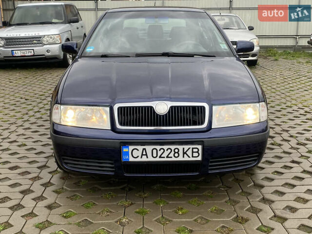 Синій Шкода Октавія, об'ємом двигуна 1.6 л та пробігом 240 тис. км за 4800 $, фото 3 на Automoto.ua