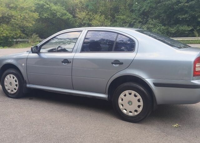 Синий Шкода Октавия, объемом двигателя 1.6 л и пробегом 215 тыс. км за 3550 $, фото 3 на Automoto.ua